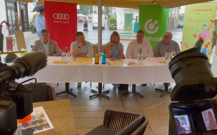 Egy buboréknyi boldogság a győri fröccsnapokon