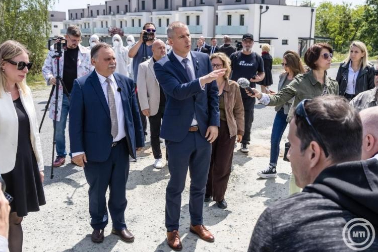 Gajdos László: az azbesztmentesítés nem tűr halasztást