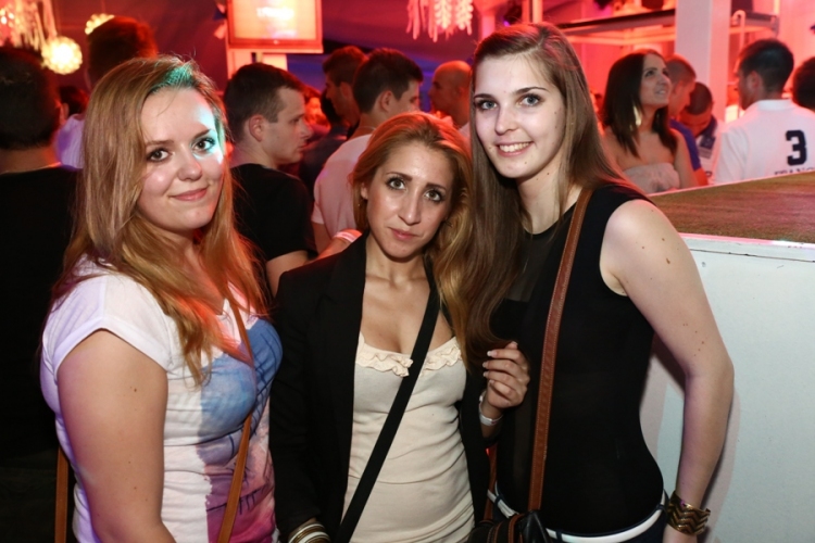 Club Mundo -  House Classic w/ Sterbinszky   Newl 2013.06.15. (szombat)