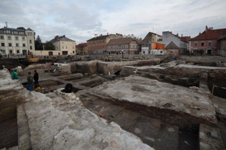 Dunakapu téri átépítések - Három szintes mélygarázs