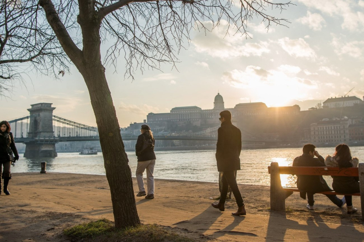 Viharos széllel jön a meleg, tavaszi levegő