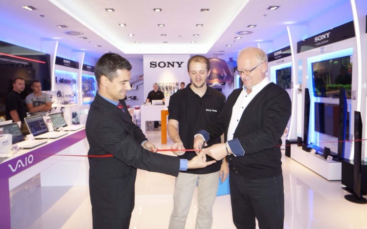 Új Sony bolt nyílt a győri Árkádban