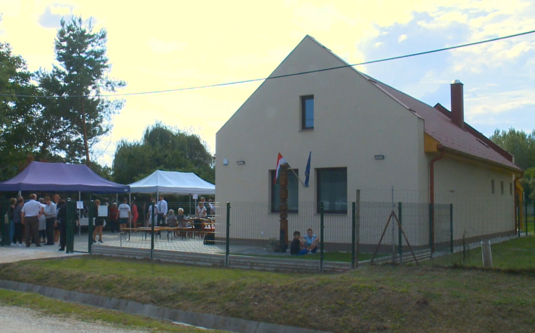 Felavatták az új Közösségi Házat Szőgyén