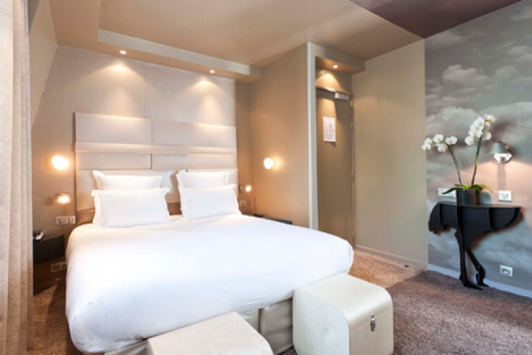 Győrben csökkentek a szállásdíjak, Budapesten nőttek