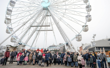 Háromszáz mosoly egy óriáskeréken
