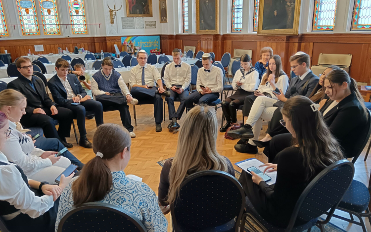 Befejeződött a kirekesztés elleni fellépésre serkentő győri középiskolás és egyetemi projekt