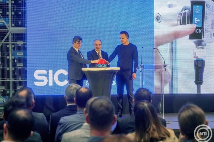 A SICK Kft. beruházása nyomán háromszáz új munkahely jött létre Kunszigeten