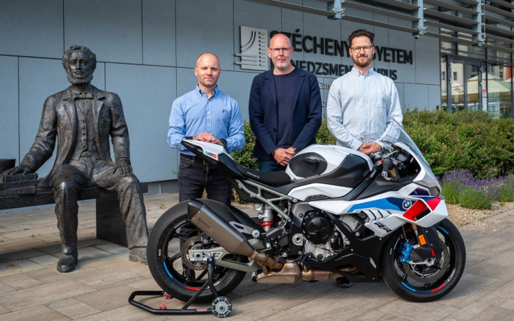 Talmácsival fejlesztett motorkiegészítőt a Széchenyi István Egyetem