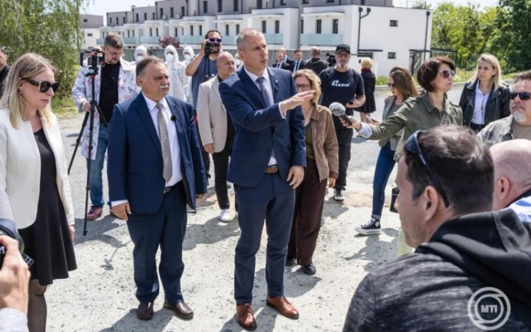 Gajdos László: az azbesztmentesítés nem tűr halasztást