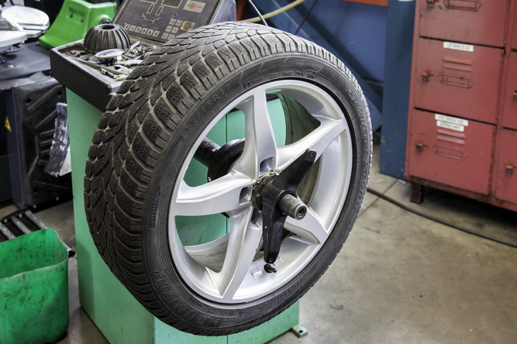 Csak az autósok 20 százaléka használ évszaknak nem megfelelő gumit 