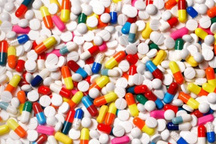 Csak gyógyszertárakban lesz kapható több megfázás elleni készítmény