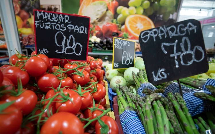 Sok a hazai zöldség- és gyümölcskereskedők adótartózása