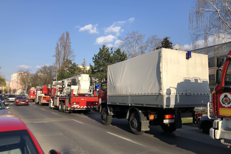 Ezért vonultak ki nagy erőkkel a tűzoltók a győri kórházhoz!