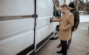 Két új járművet kapott a győri hajléktalanellátás