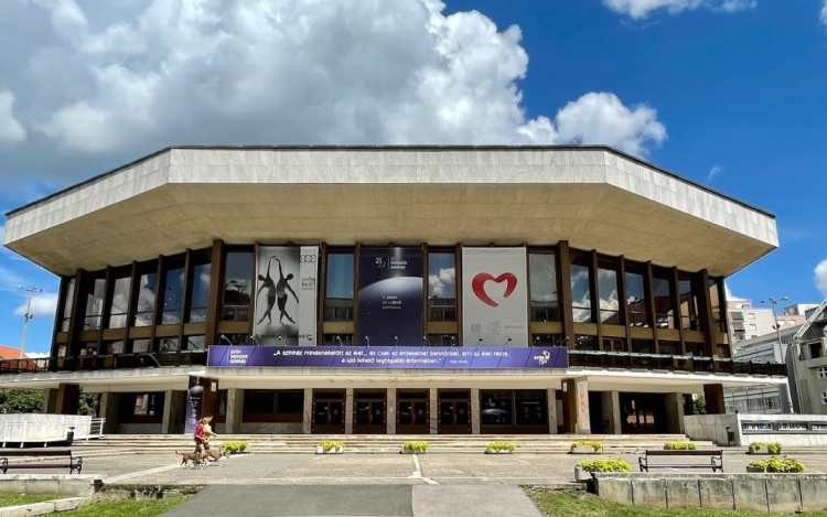 Kortárs drámaíró pályázat Kisfaludy életéről