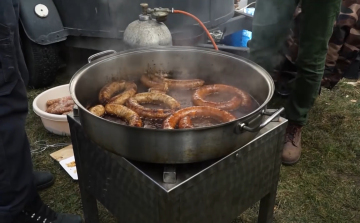 Jön a II. Cifra Kolbásztöltő Verseny Écsen