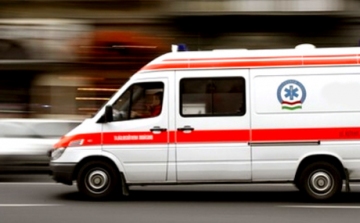 Motoros és autó ütközött Győrben 