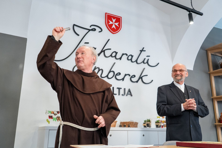 A Jóakaratú emberek boltja várja a vásárlókat