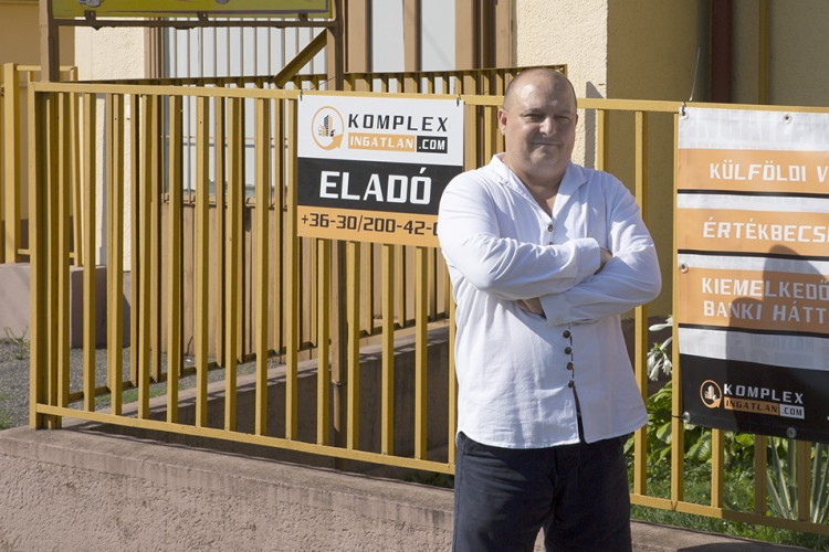 Enyhülő roham, sokan kivárnak a lakásvásárlással