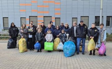 Több autónyi plüss vigasz érkezett a kórházba