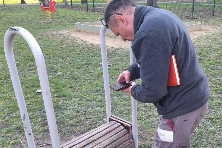 Tavaszra készítik már a játszótereket