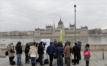 Putyin Budapesten - LMP: fel kell mondani a paksi szerződést