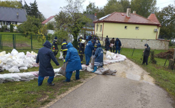 Polgármester nélkül védekeznek Dunaszentpálon