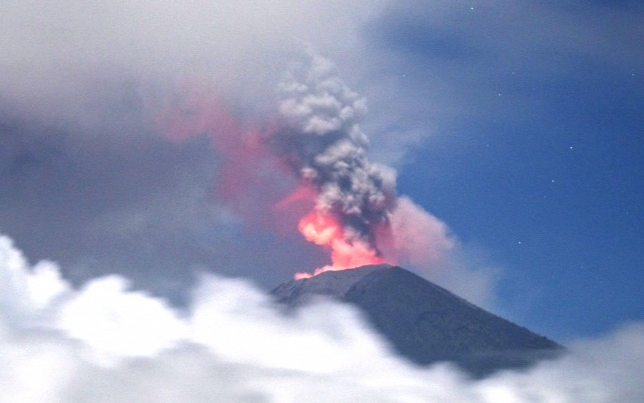 Vulkáni hamufelhő miatt bezárták a repteret Balin 