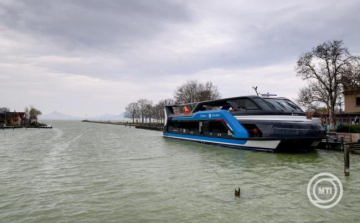 Megújul a fonyódi kikötő