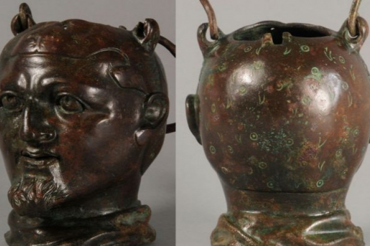 Herkulesre hasonlító, misztikus fej alakú ereklyét is találtak az 1800 éves sírban