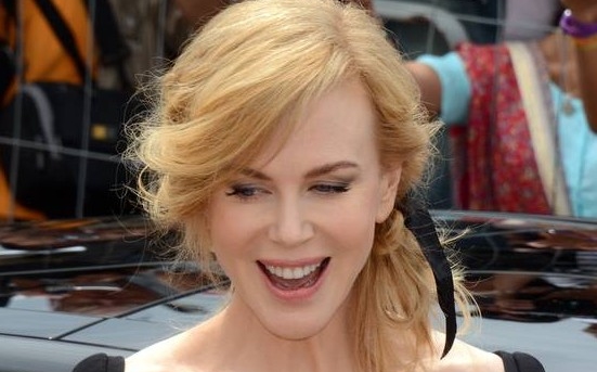 Egy kővel törte be otthon az üvegajtót Nicole Kidman 