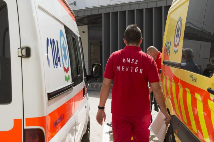 Megharapta egy nő a mentőápolót Győrben 