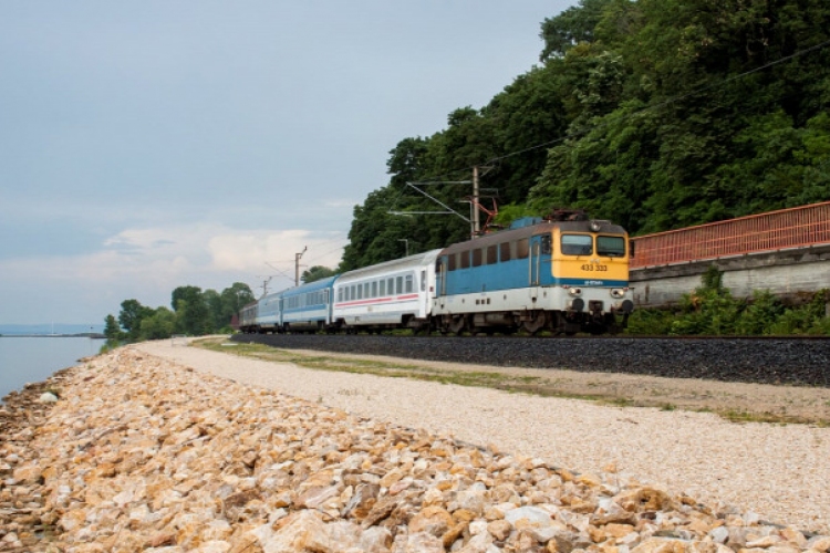 Bővítené nemzetközi járatait a MÁV