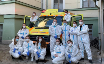 Önkéntesség – 400 egyetemista segíti a Mentőszolgálat és a kórház munkáját