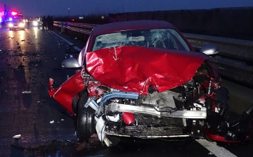 Szembe ment a forgalommal az M5-ösön halálos balesetet okozó sofőr 