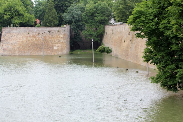 Még több fotó az árvízi vészhelyzetről