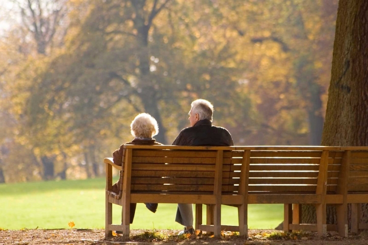 Novemberben érkezik a nyugdíjprémium, az intézkedés 2,5 millió embert érint