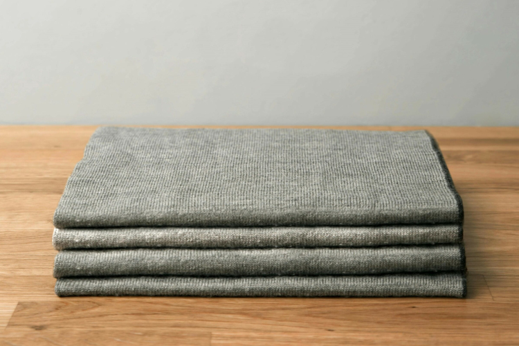 Takarókat, téli ruhákat várnak, ha tud, segítsen!