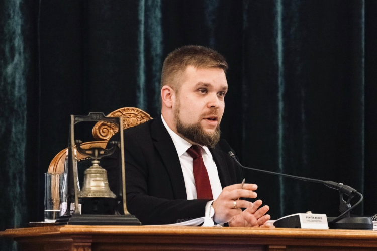 Mélyponton van most Győrben a Fidesz, Pintér Bence nagy fölénnyel vezet