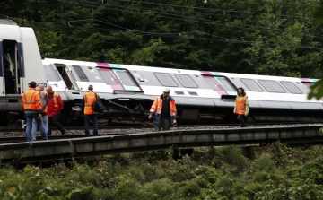 Kisiklott egy vonat a francia fővárosban