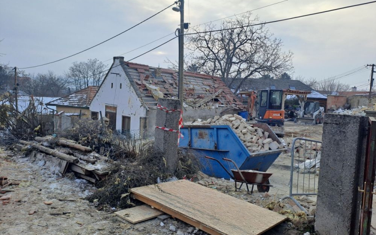 Katasztrófa után: így áll most a pannonhalmi gyűjtés