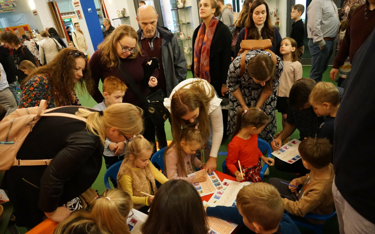 A Tücsök Panzióval elindult a Vaskakas Bábszínház idei évada