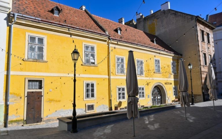 Kezdődik a Magyar Ispita felújítása