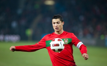 Béranya szüli meg Cristiano Ronaldo ikreit