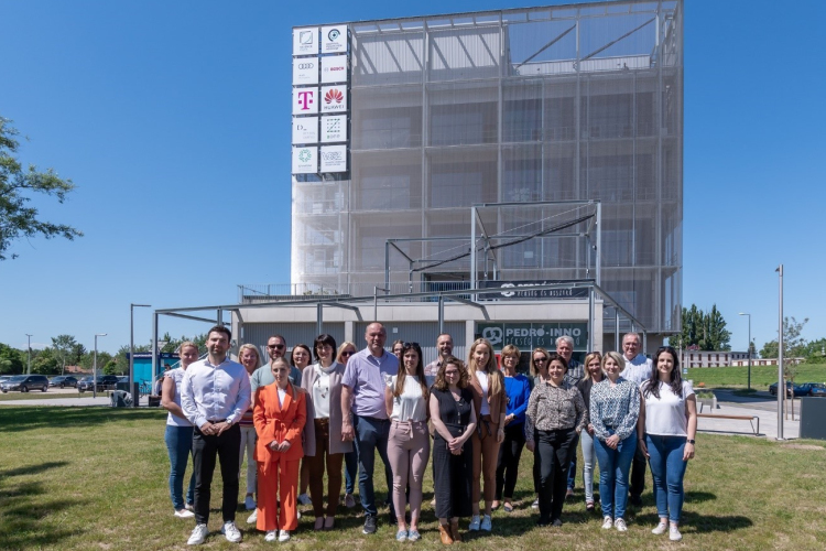 A Kocka nem csak a külföldieket vonzza