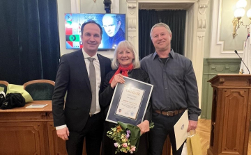 Háromszoros elismerés