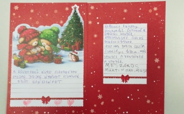 Kedves üzenettel kívánt boldog karácsonyt egy soproni kisfiú