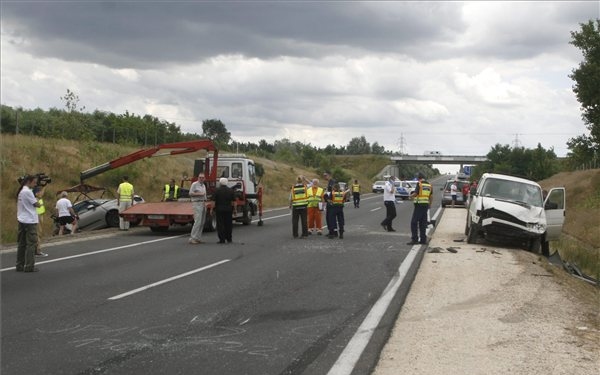 Baleset az M2-esen - Egy lengyel nő halt meg