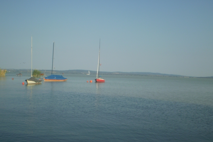 Robbanótestet találtak a fonyódi szabadstrandnál a Balatonban