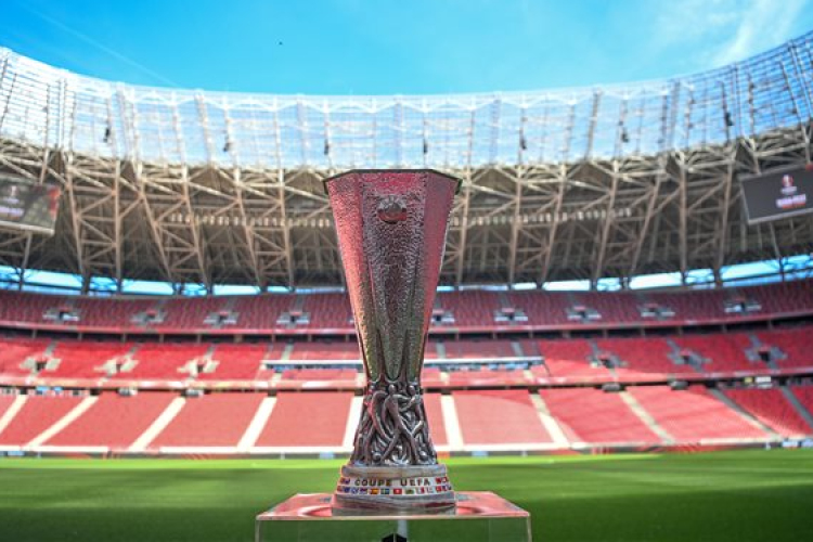 Az Európa-liga-trófea a Puskás Arénában